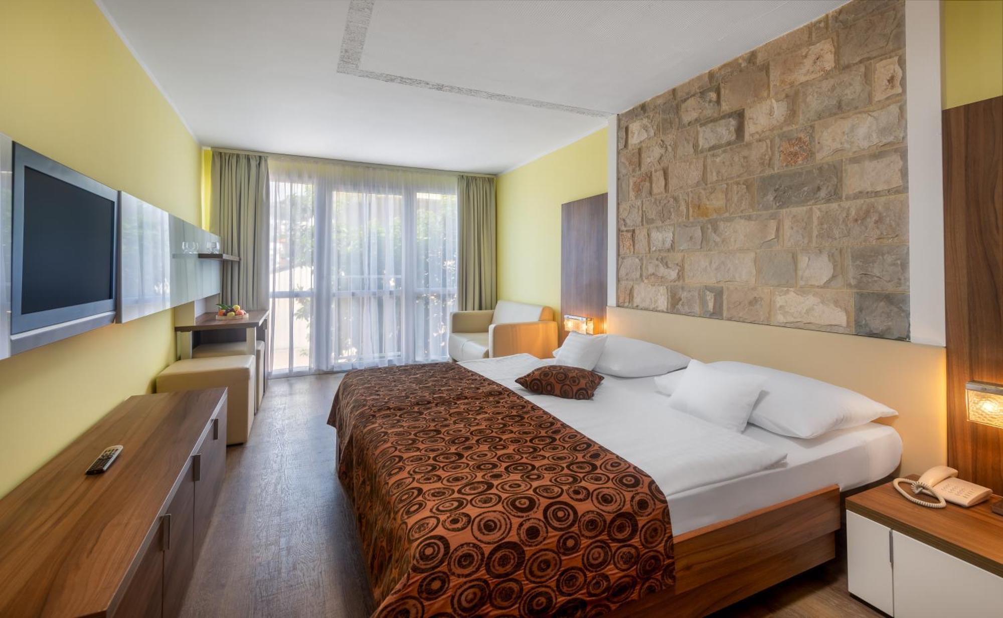 Triple Room,1498838335:JPEG